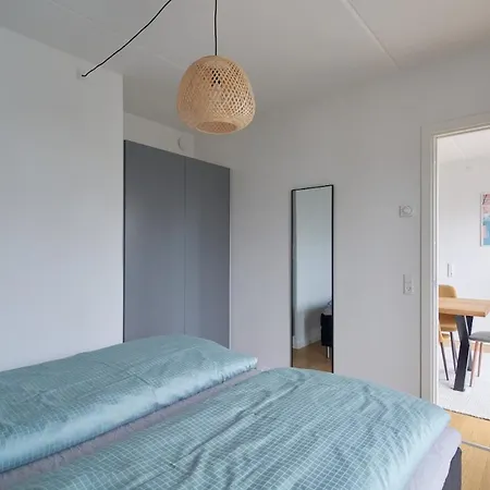4 Bedroom Flat In Trendy Islands Brygge W 2 Baths *